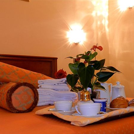 Domus Florentiae Hotel Флоренция Екстериор снимка