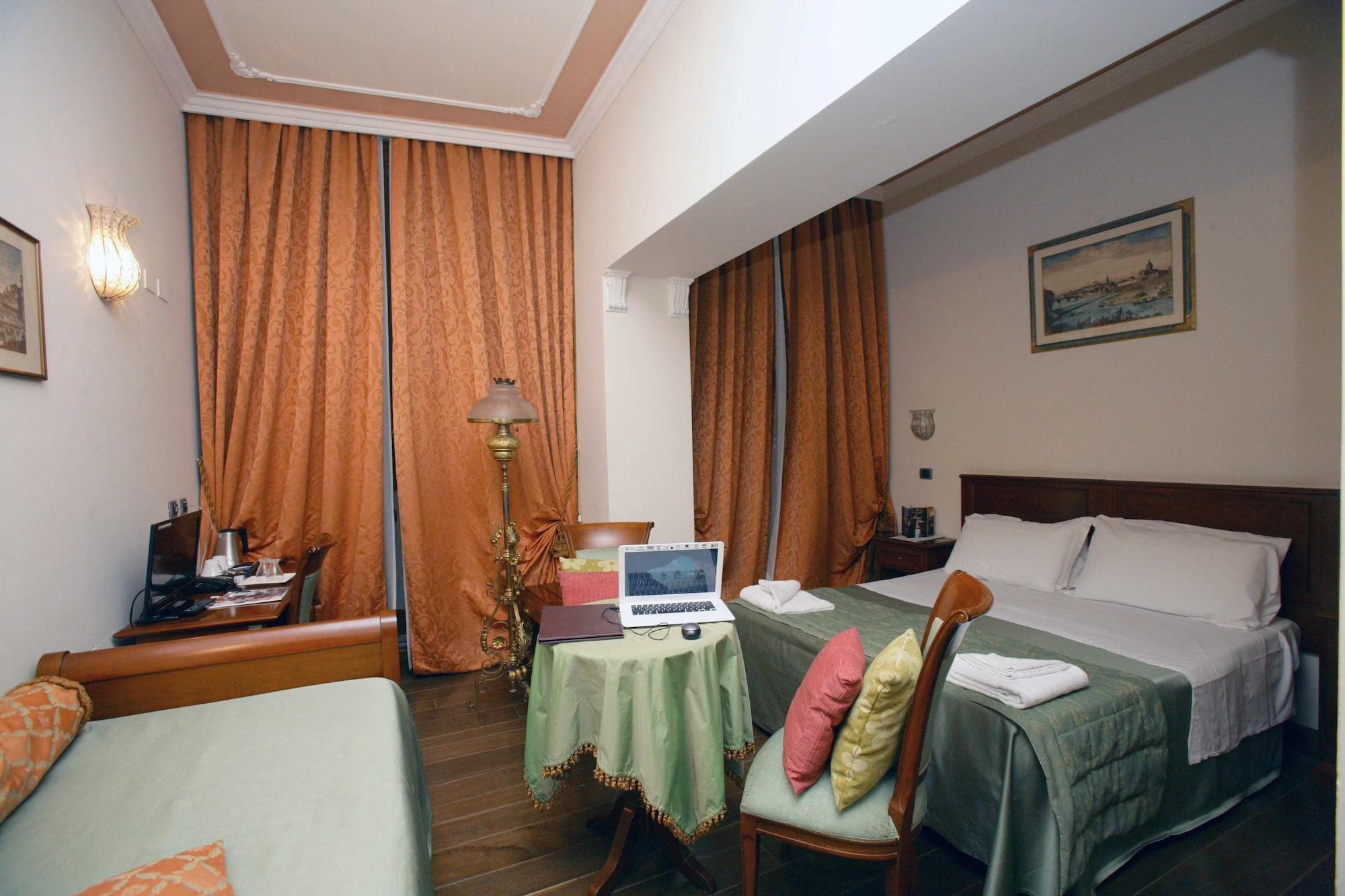 Domus Florentiae Hotel Флоренция Екстериор снимка