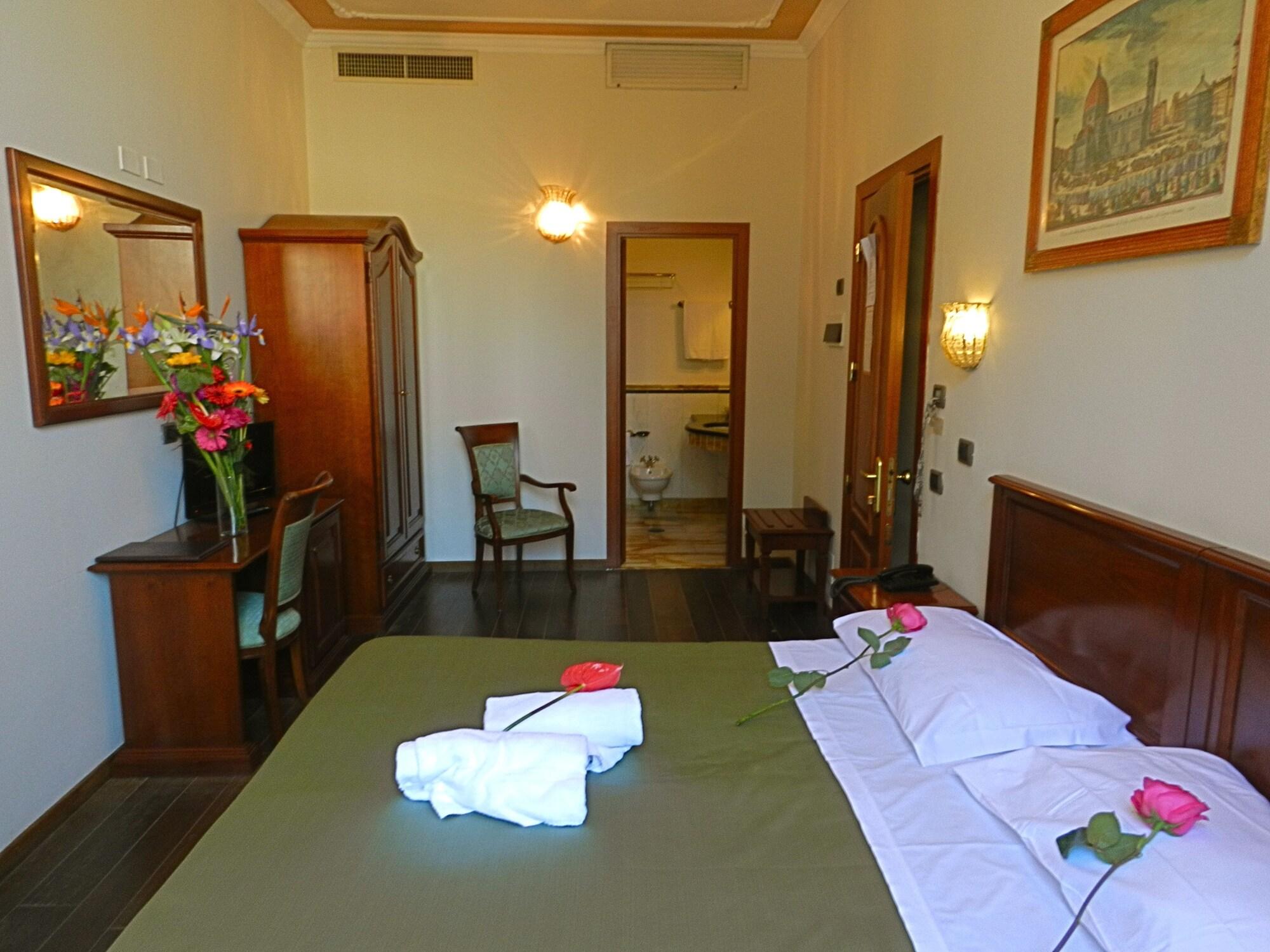 Domus Florentiae Hotel Флоренция Екстериор снимка