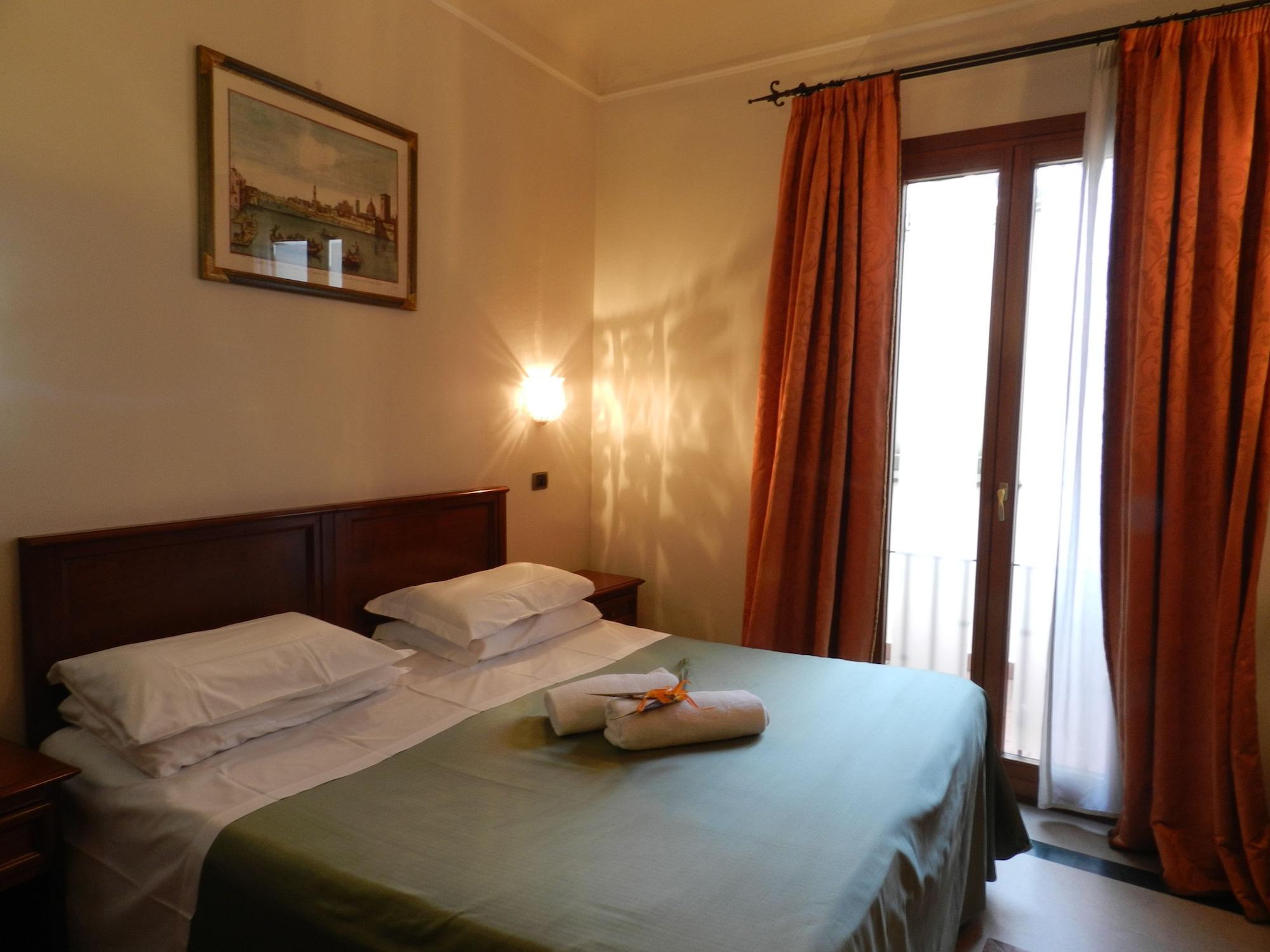 Domus Florentiae Hotel Флоренция Екстериор снимка