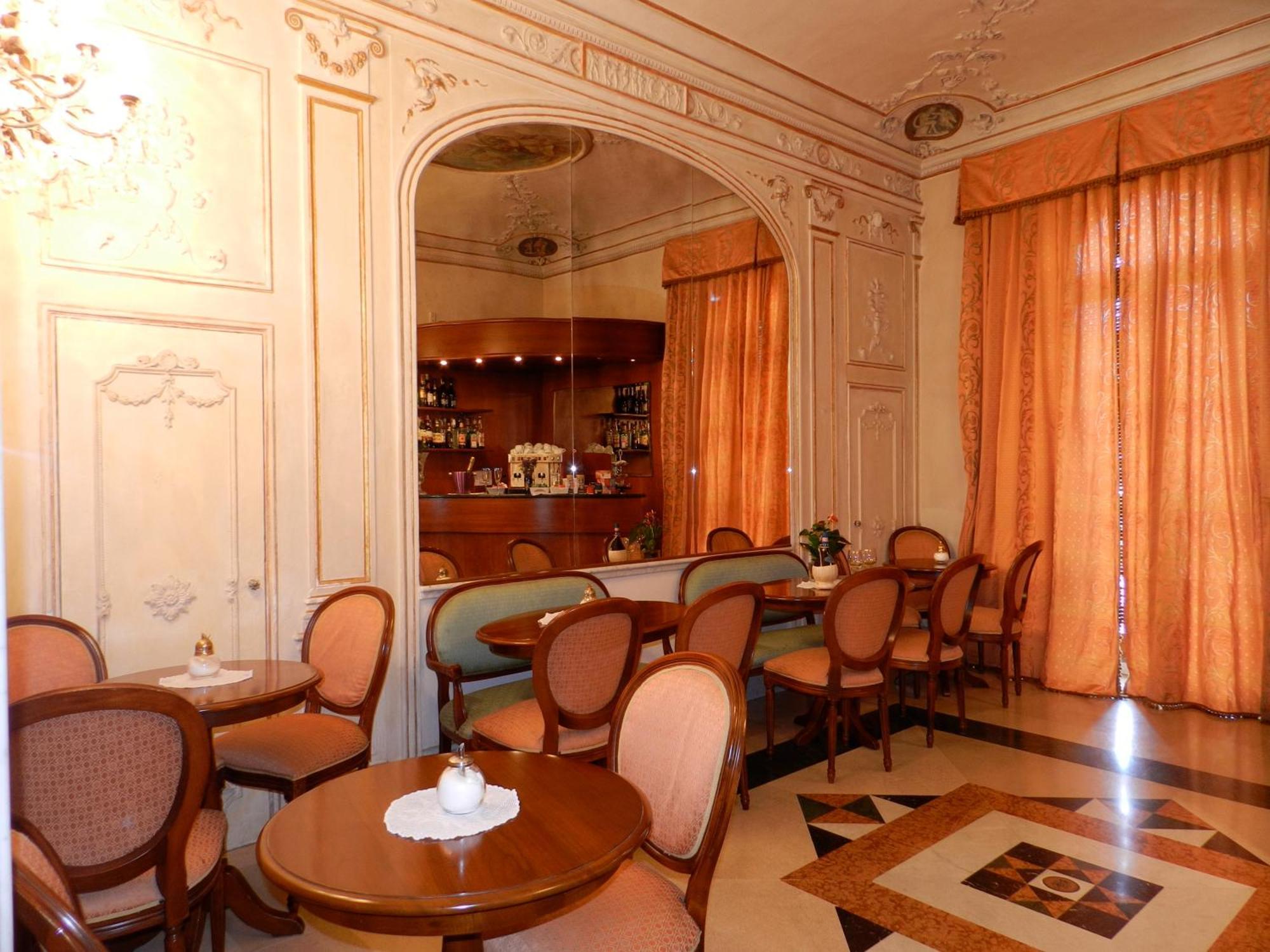 Domus Florentiae Hotel Флоренция Екстериор снимка