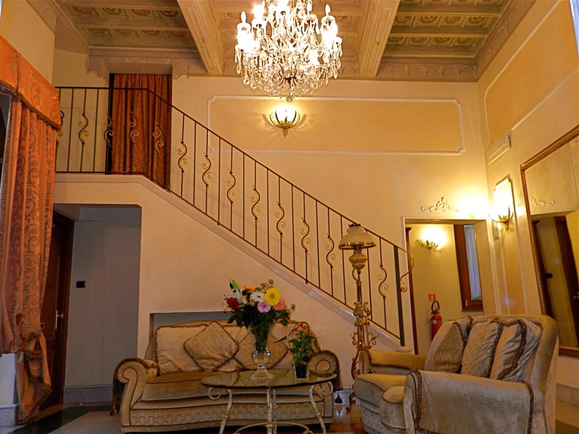 Domus Florentiae Hotel Флоренция Екстериор снимка