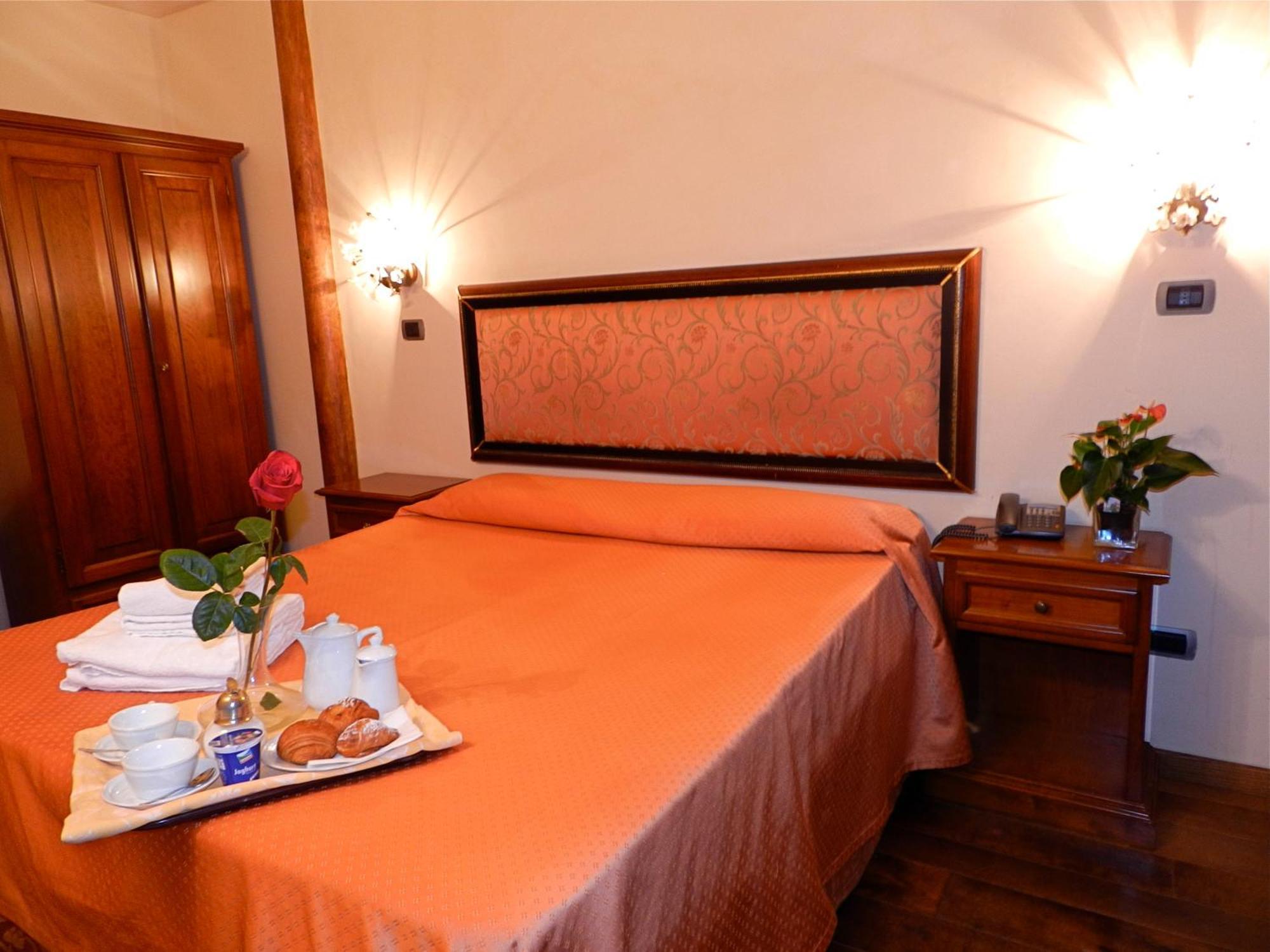 Domus Florentiae Hotel Флоренция Екстериор снимка
