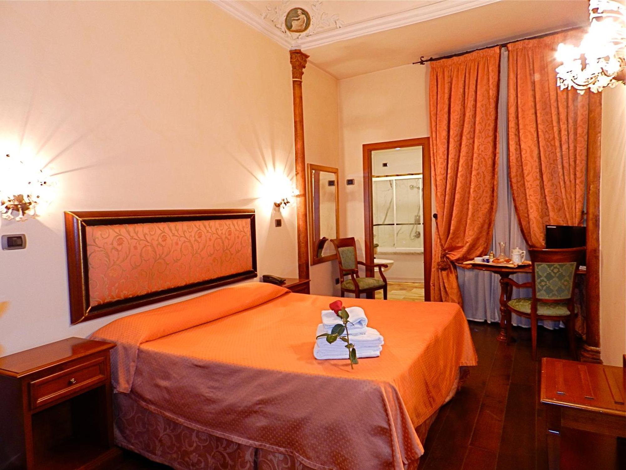 Domus Florentiae Hotel Флоренция Екстериор снимка