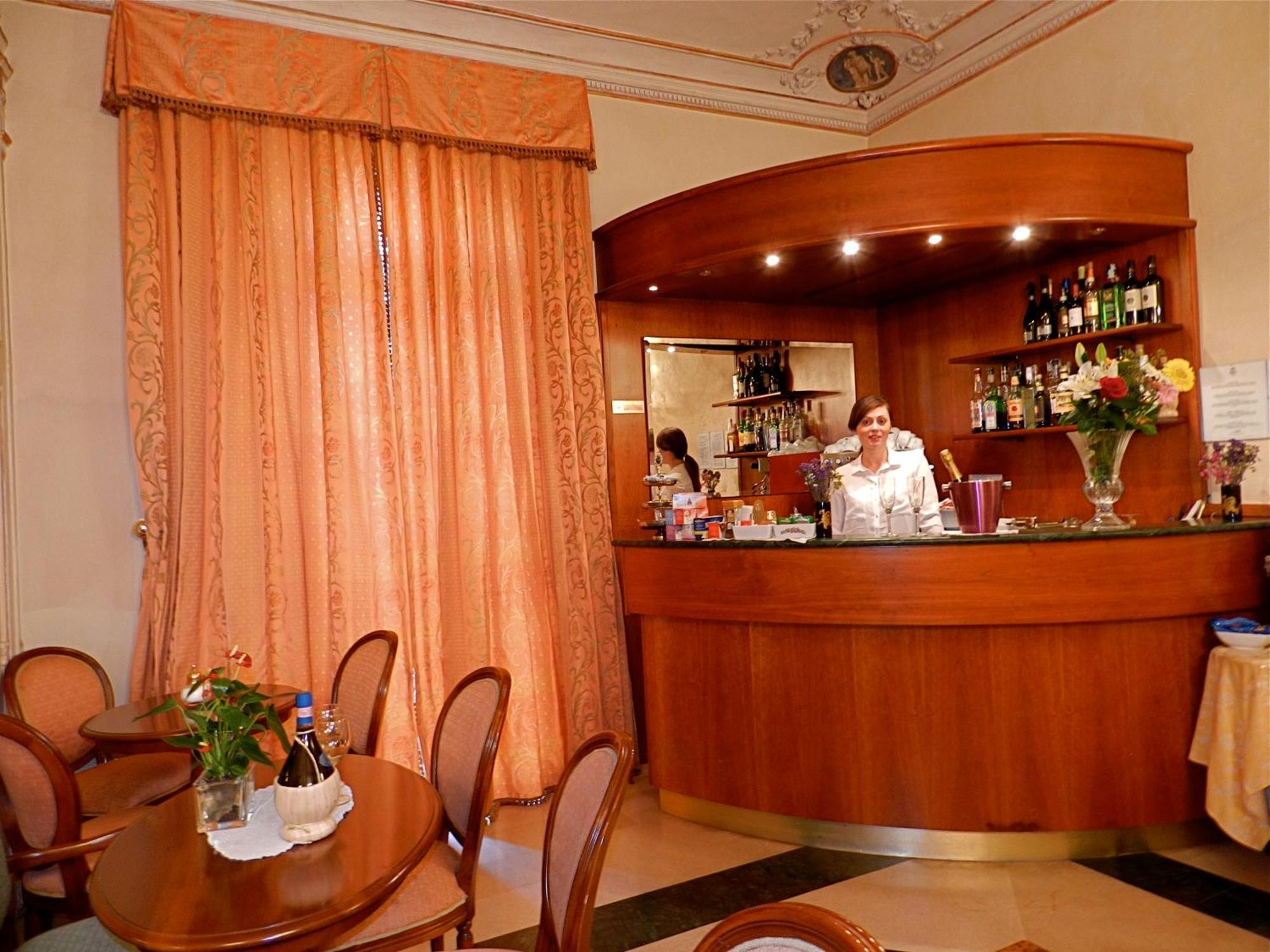 Domus Florentiae Hotel Флоренция Екстериор снимка
