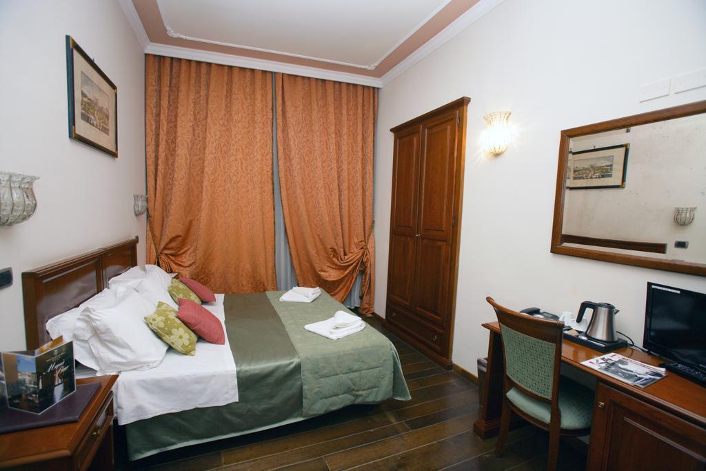 Domus Florentiae Hotel Флоренция Екстериор снимка