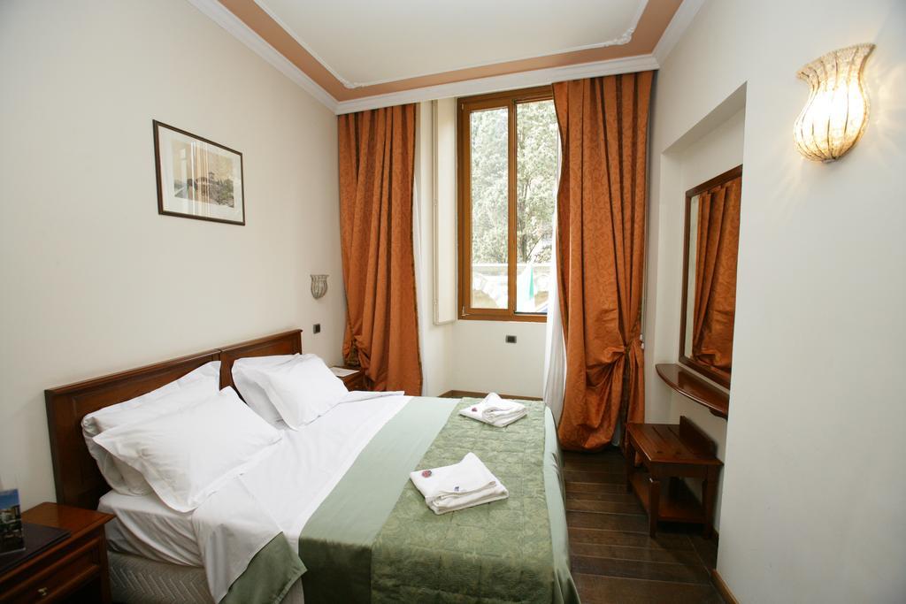 Domus Florentiae Hotel Флоренция Екстериор снимка