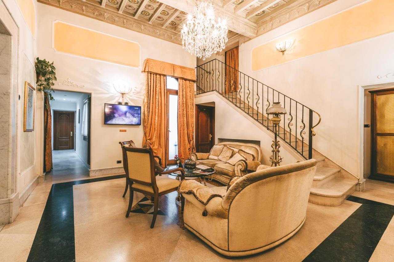 Domus Florentiae Hotel Флоренция Екстериор снимка